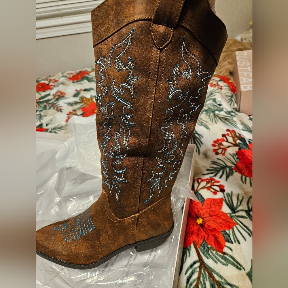 SALE **  BRAND NEW IN BOX 📦  COWBOY BOOTS